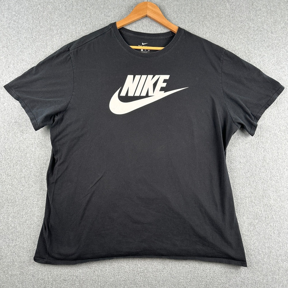 Nike T-Shirt Mens XXL Black The Nike Tee Athletic Cut Futura Logo Graphic Tee